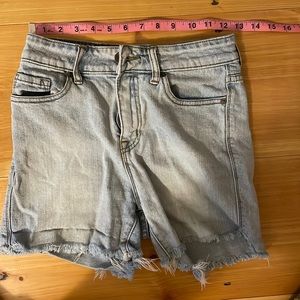 Ladies BDG cuttoff denim shorts size 25